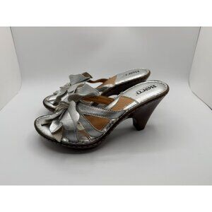 Born Floral Metallic Silver Leather Sandals Women Size 6 Open Toe Cushioned Shoe